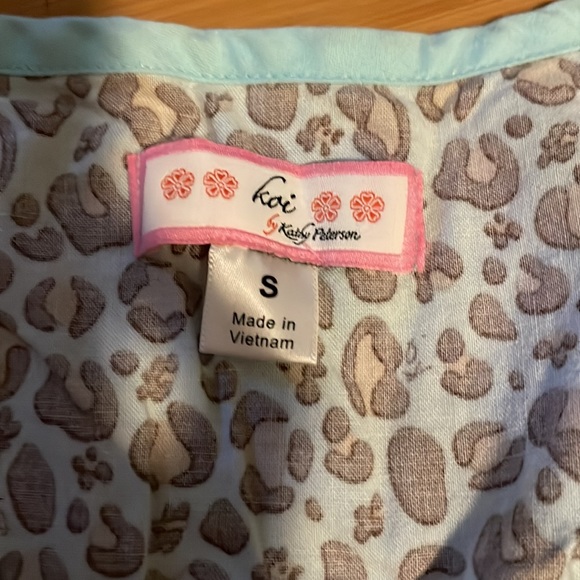 Koi scrub set leopard print blue cargo - Picture 2 of 14